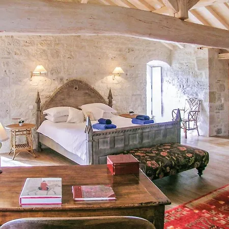 Beauville Sleeps 12 Pool Wifi